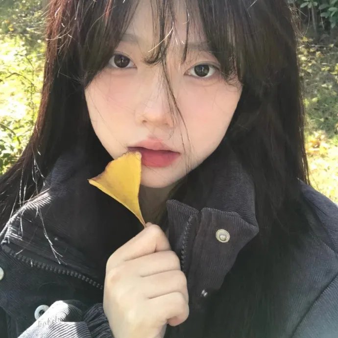 前程似锦的年轻女人